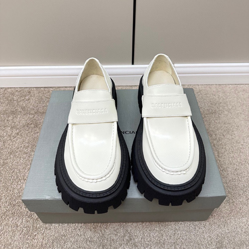 발렌시아가 여성용 로퍼 656072-2