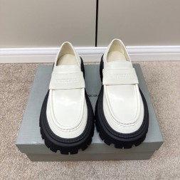 발렌시아가 여성용 로퍼 656072-2