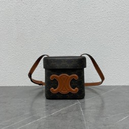 셀린느 퀴르 트리오페 박스 토트백 미듐 199253-2