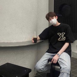 루이비통 남여공용 반팔 M10281