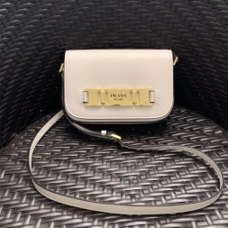 프라다 로고 메탈 버클 플랩백 1BD244 화이트