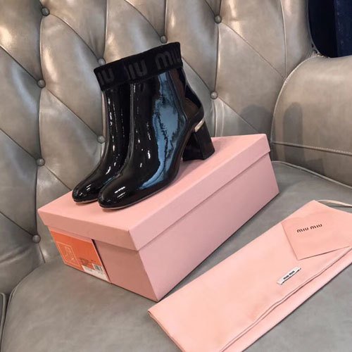 미우미우 여성용 신상 쇼트 부츠 57185 블랙