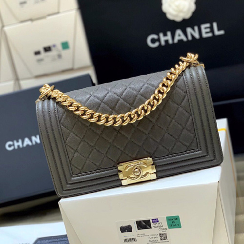 샤넬 보이 미듐 플랩백 A67086 이리테센트 캐비어 카키그린++