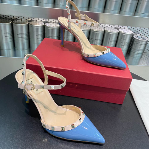 발렌티노 페이턴트 가죽 락스터드 슬링백 펌프스 2S0S98 블루