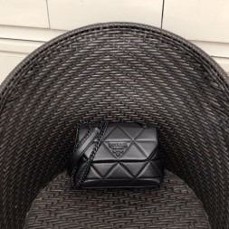 프라다 모노크롬 퀄팅 체인 숄더백 1BD233 블랙