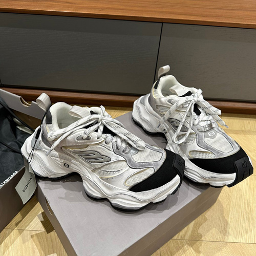 발렌시아가 남여공용 운동화 656074-3