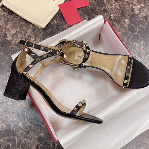 발렌티노 신상 펌프스 2S0S24 블랙