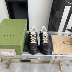 구찌 남여공용 스니커즈 670431-1