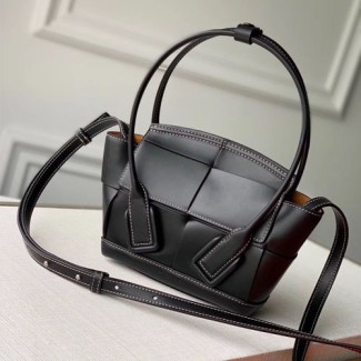 보테가 미니 아르코 600606 블랙