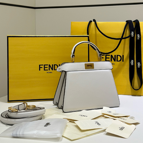 펜디 피카부 아이씨유 쁘띠 8BN320-9