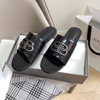 발렌시아가 계란형 BB 뮬 샌들 604061 악어무늬 블랙