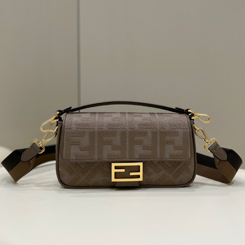 펜디 신상 미듐 바게트 FD8579-13