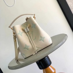 루이비통 앙프렝뜨 네오노에 BB M45709-3