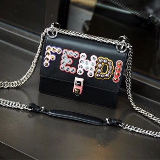 펜디 18S/S 스몰 칸 아이 미니백 8M0384 블랙