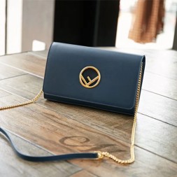 펜디 신상 체인 크로스백 7M01699 네이비