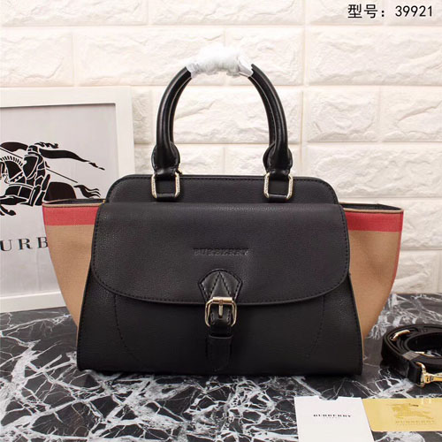 버버리 신상  숄더백 39921 블랙