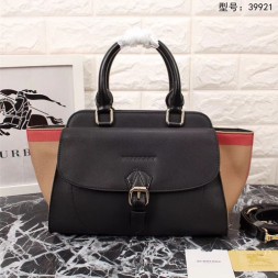 버버리 신상  숄더백 39921 블랙