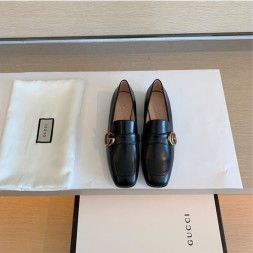 구찌 더블 G 가죽 로퍼 602496 블랙