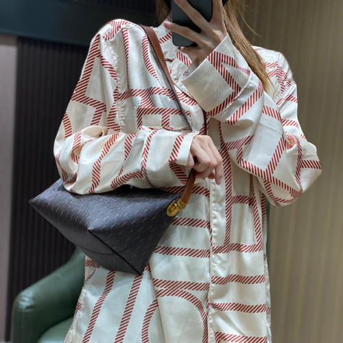 생로랑 르 모노그램 숄더백 667490