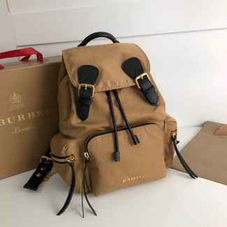 버버리 테크니컬 미디엄 백팩 40166221 베이지