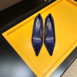 구찌 신상 미드힐 펌프스 ‎602498 벨벳 블루