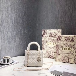 디올 울트라 매트 미니 레이디백 M0566 화이트