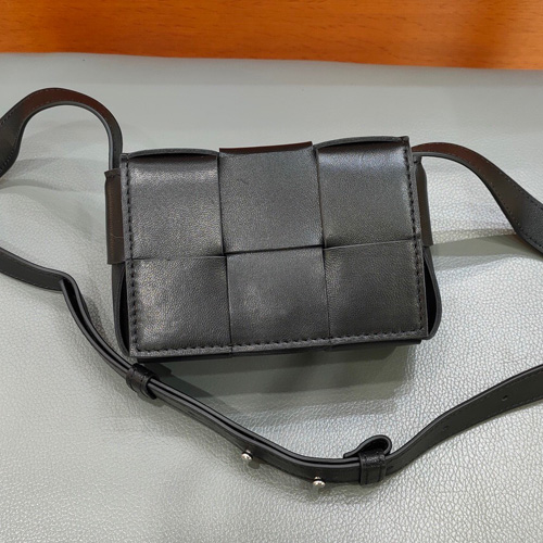 보테가 미니 카세트백 V7789-3