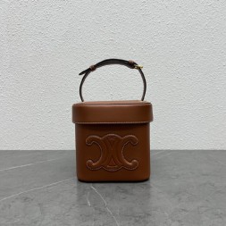 셀린느 퀴르 트리오페 박스 토트백 미듐 199253-3