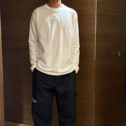 루이비통 남여공용 긴팔  M10434