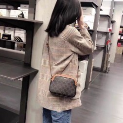 셀린느 트리오페 카메라백 191522