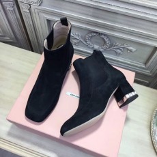 미우미우 여성용 신상 쇼트 부츠 57184 블랙