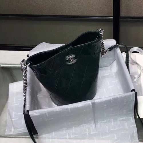 샤넬 신상 에나멜 버킷백 A8117 그린