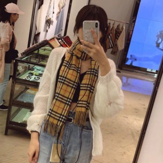 버버리 신상 스카프 BB3622
