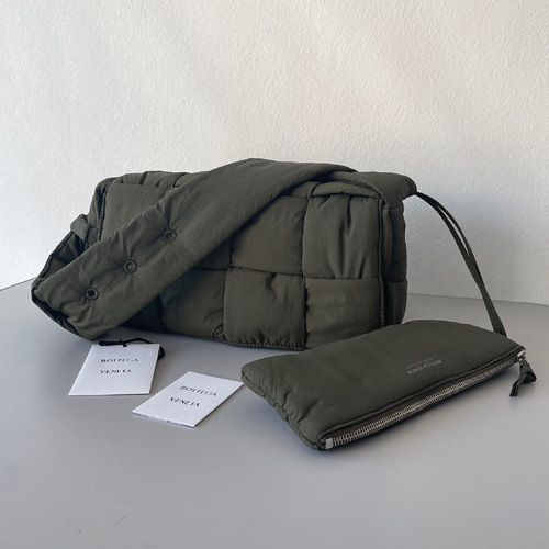 보테가 패딩 테크 카세트 백 628951 카키