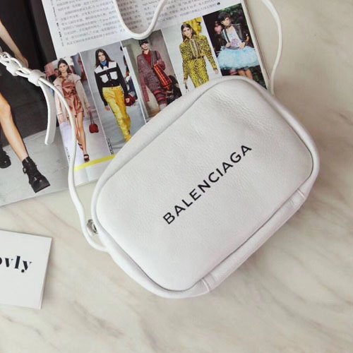 발렌시아가 에브리데이 카메라백  489809 화이트