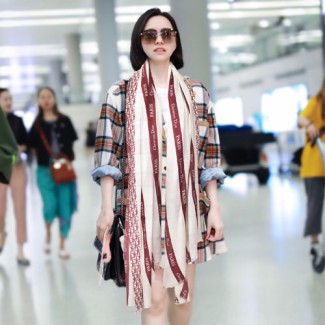 디올 신상 스카프 D1048