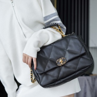  샤넬 CHANEL 19 미듐 플랩 백 AS1161 블랙