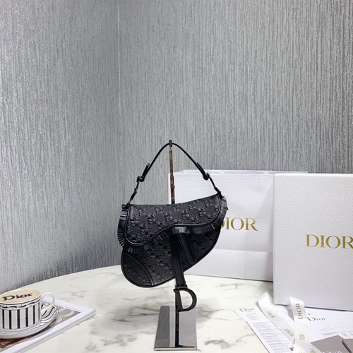 디올 브레이드 가죽 프린지를 더한  미니 새들백 M0447 블랙