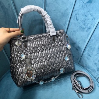 미우미우 클로케 나파가죽 토트백 5BA067 은색