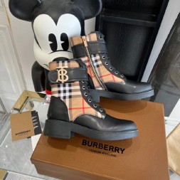 버버리 여성용 앵글부츠 B96478-1