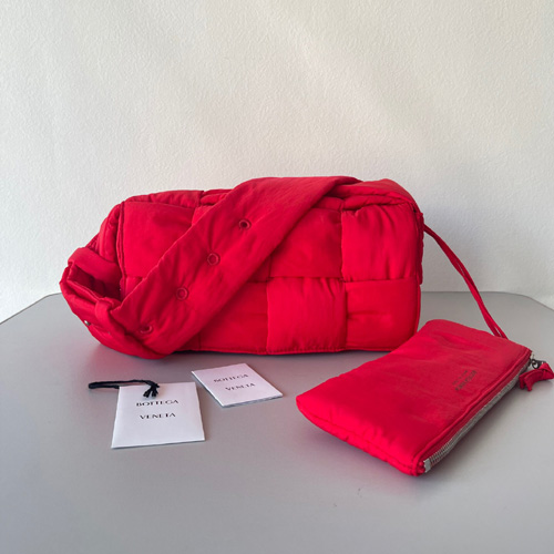 보테가 패딩 테크 카세트 백 628951 레드