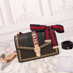 구찌 신상 실비백 421882 블랙