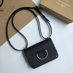 버버리 미니 가죽 D링 백 40767081 블랙