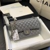 샤넬 클래식 미듐 점보백 A1112 램스킨 그레이 은장