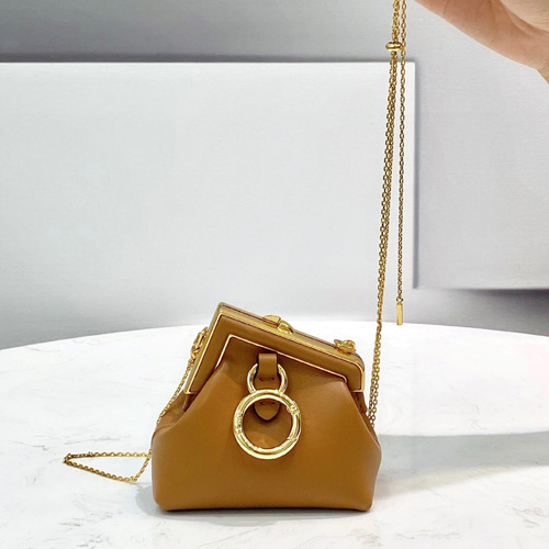 펜디 나노  퍼스트 체인백 7AS051 카멜