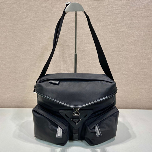 프라다 남성용 숄더백 2VD062