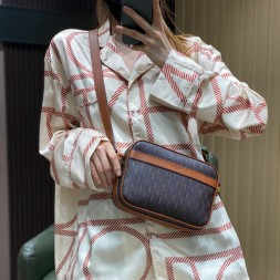 생로랑 르 모노그램 카메라백 669957