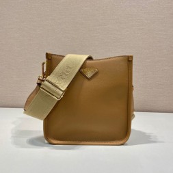 프라다 송아지가죽 크로스백 1BH220