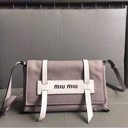 미우미우 그레이스 럭스 숄더백 5BD075 그레이