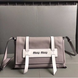 미우미우 그레이스 럭스 숄더백 5BD075 그레이